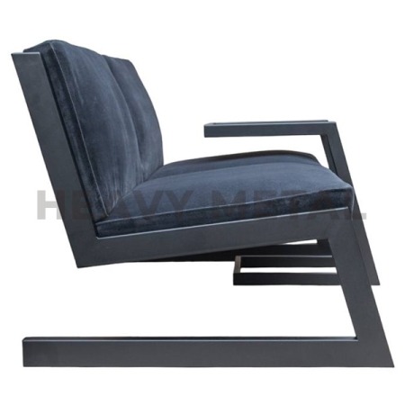 Купить диван металлический 1.5 метра.